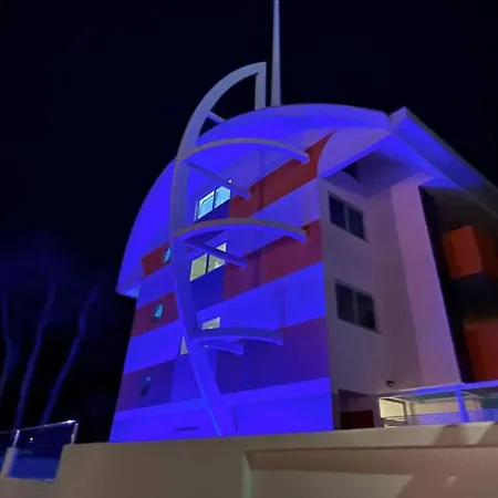 Functional Flat In A Modern With Pool