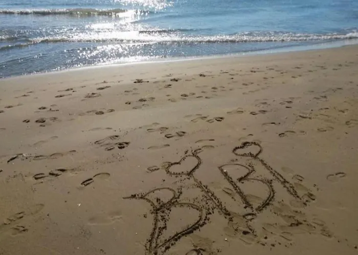 Апартаменти Functional Flat In A Modern With Pool Бібіоне